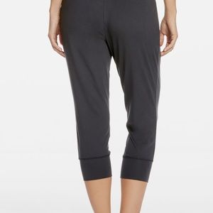 Fabletics Yogi Capris